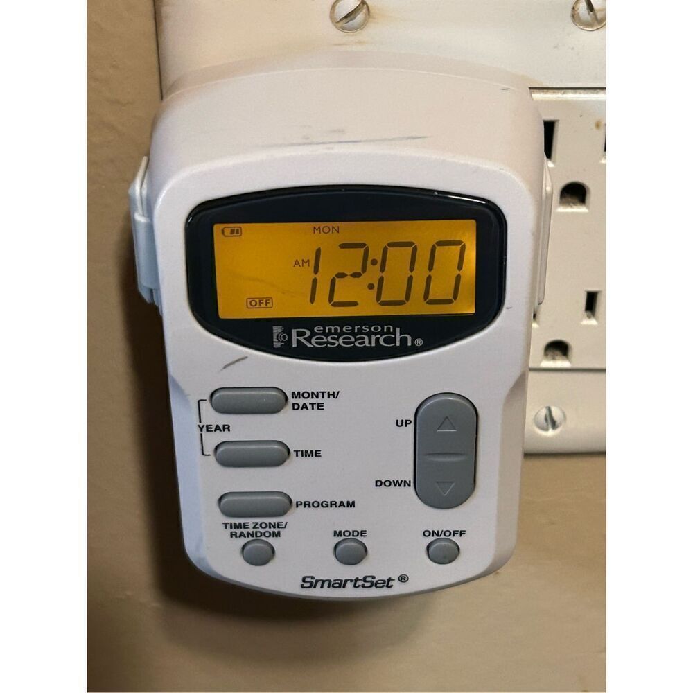 Emerson Research (JMK2442) SmartSet Digital Lamp Control Security Timer & Outlet